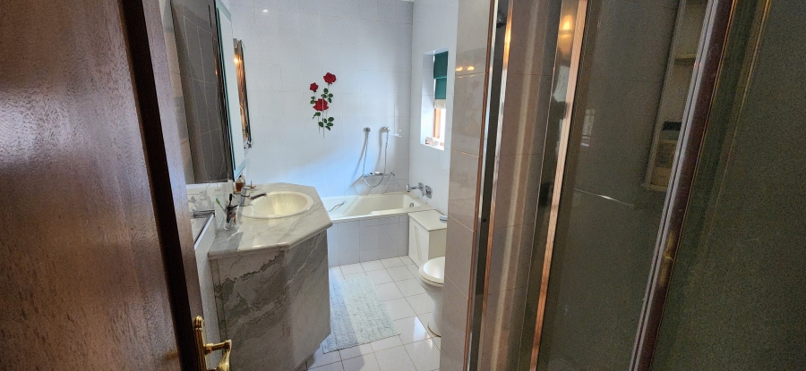 7 Bedroom Property for Sale in St Andrews Gauteng