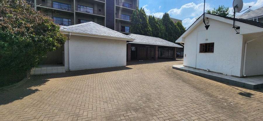 7 Bedroom Property for Sale in St Andrews Gauteng