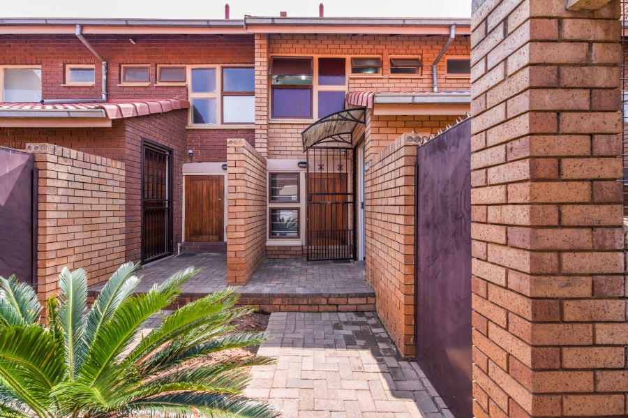 3 Bedroom Property for Sale in Die Wilgers Gauteng