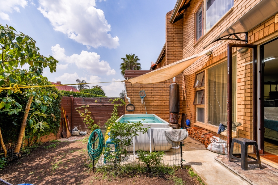 3 Bedroom Property for Sale in Die Wilgers Gauteng