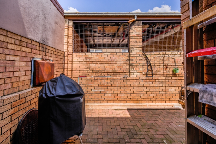 3 Bedroom Property for Sale in Die Wilgers Gauteng
