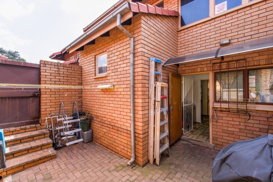 3 Bedroom Property for Sale in Die Wilgers Gauteng