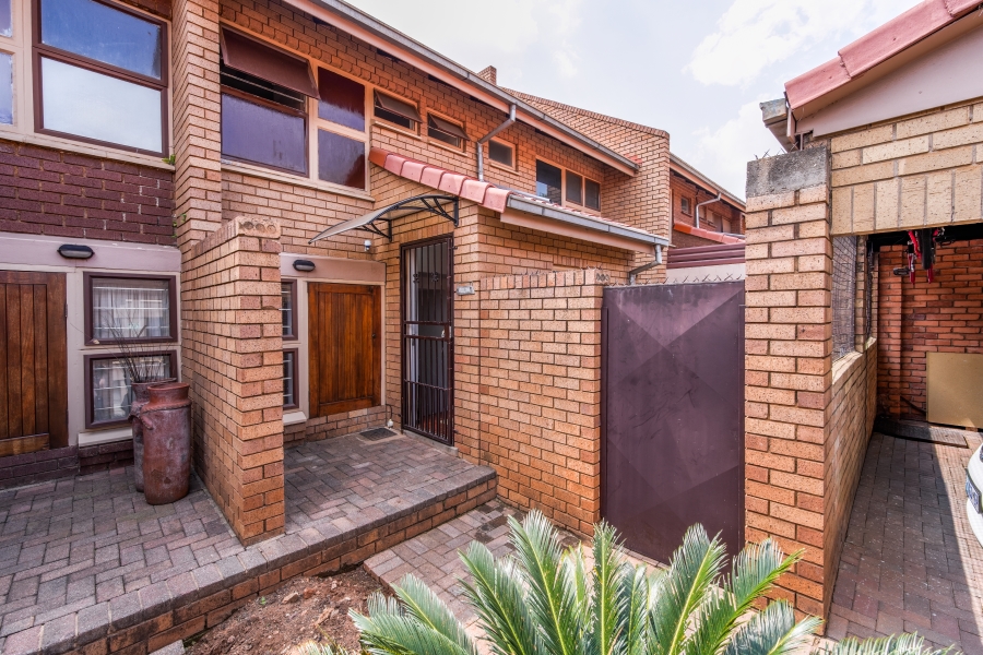 3 Bedroom Property for Sale in Die Wilgers Gauteng