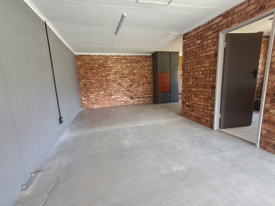 To Let 1 Bedroom Property for Rent in Zwavelpoort Gauteng