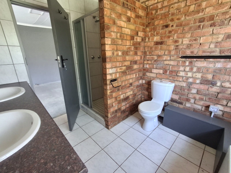 To Let 1 Bedroom Property for Rent in Zwavelpoort Gauteng