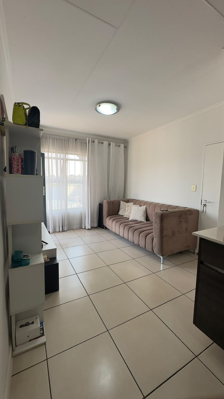 To Let 1 Bedroom Property for Rent in Olivedale Gauteng