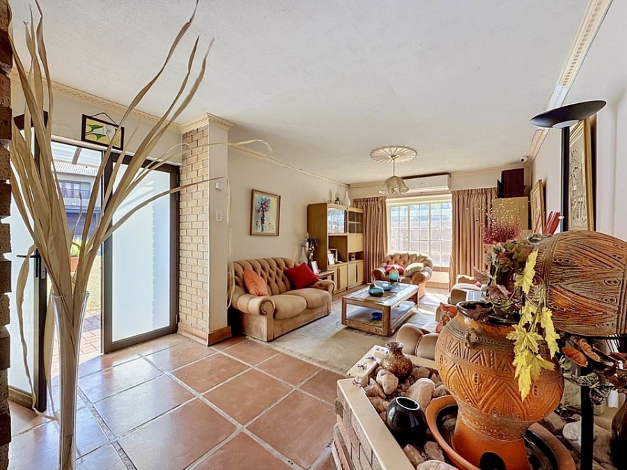 3 Bedroom Property for Sale in Silver Lakes Golf Estate Gauteng