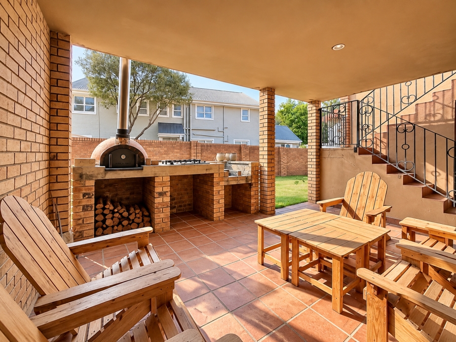 3 Bedroom Property for Sale in Silver Lakes Golf Estate Gauteng