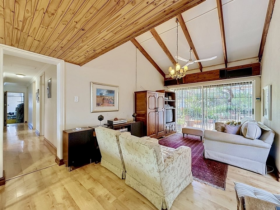3 Bedroom Property for Sale in Faerie Glen Gauteng