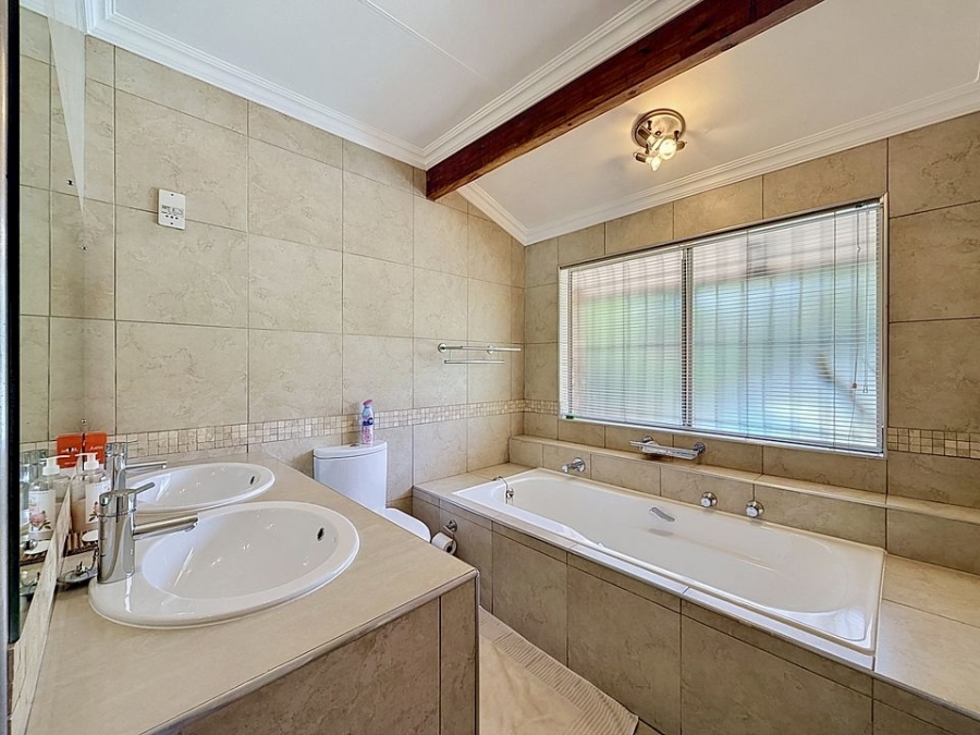 3 Bedroom Property for Sale in Faerie Glen Gauteng