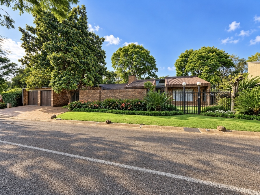 3 Bedroom Property for Sale in Faerie Glen Gauteng