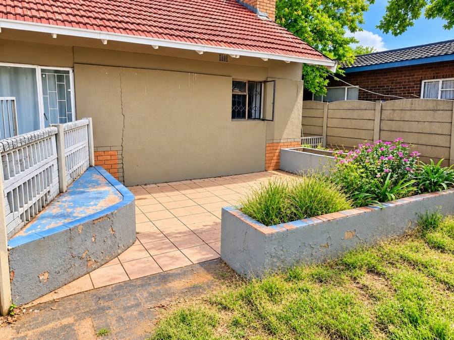 4 Bedroom Property for Sale in Vanderbijlpark CE 2 Gauteng