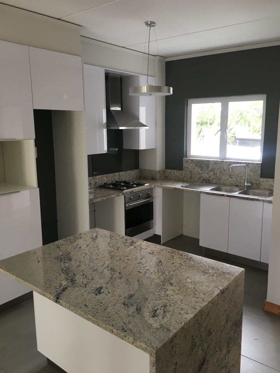 To Let 2 Bedroom Property for Rent in Bryanston Gauteng