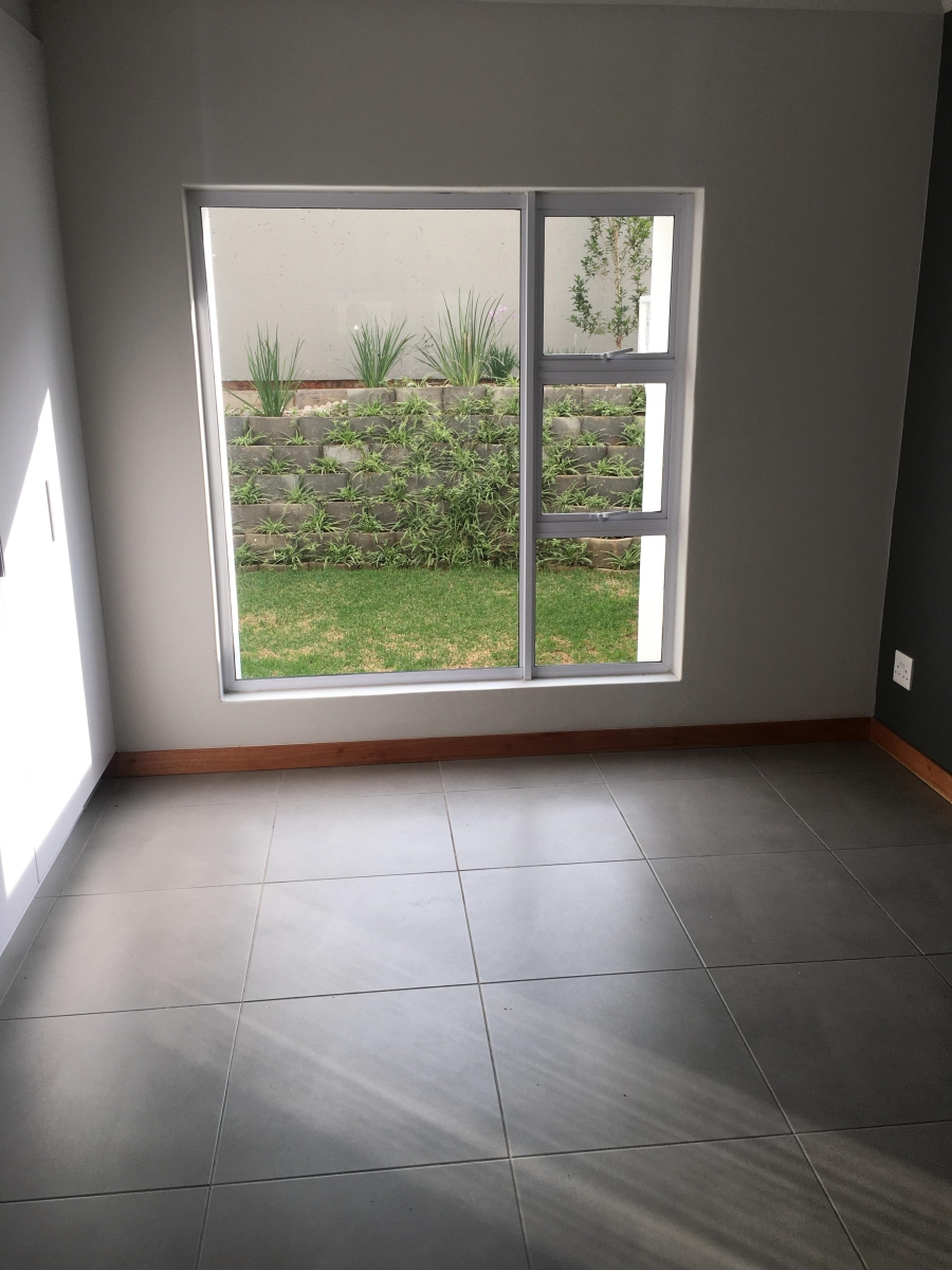 To Let 2 Bedroom Property for Rent in Bryanston Gauteng