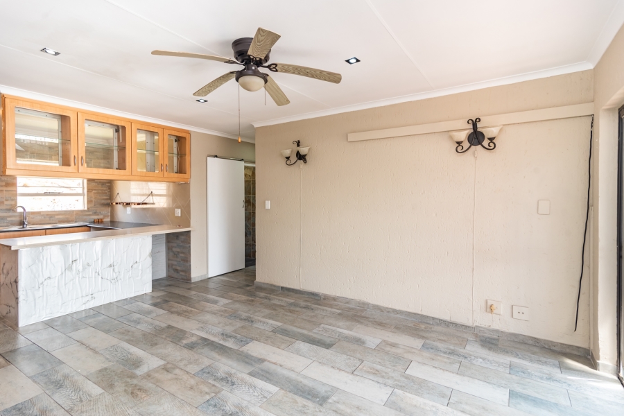3 Bedroom Property for Sale in Breaunanda Gauteng