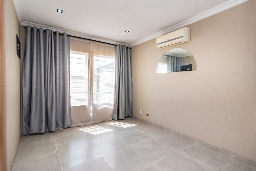 3 Bedroom Property for Sale in Breaunanda Gauteng