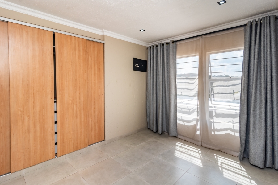 3 Bedroom Property for Sale in Breaunanda Gauteng
