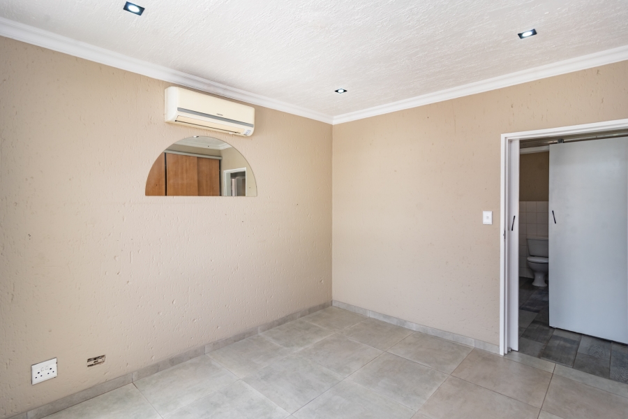 3 Bedroom Property for Sale in Breaunanda Gauteng