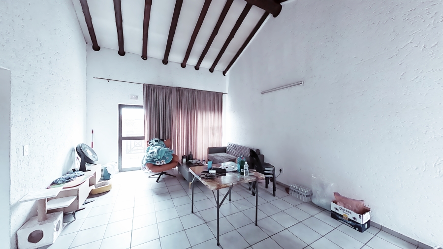 2 Bedroom Property for Sale in Lakefield Gauteng