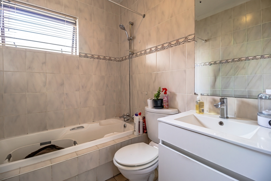 3 Bedroom Property for Sale in Northwold Gauteng
