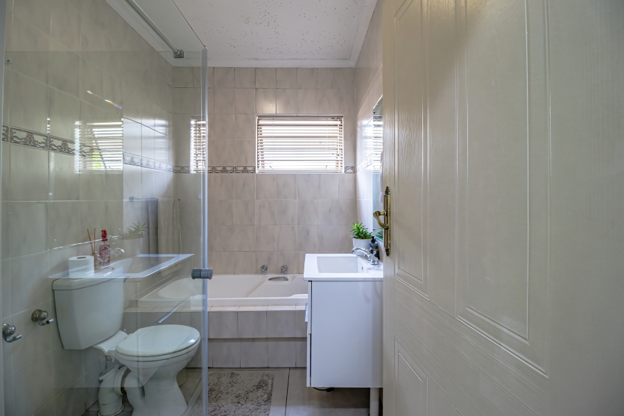 3 Bedroom Property for Sale in Northwold Gauteng
