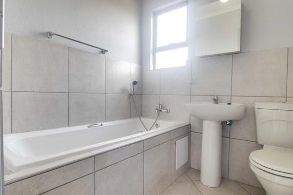 3 Bedroom Property for Sale in Crystal Park Gauteng