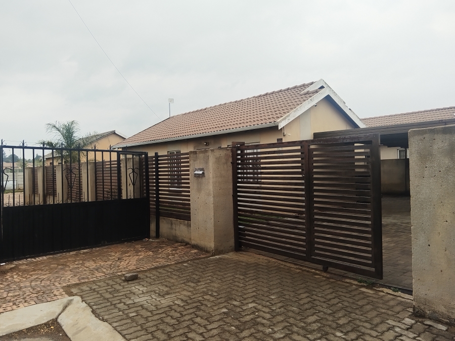 3 Bedroom Property for Sale in Savanna City Gauteng
