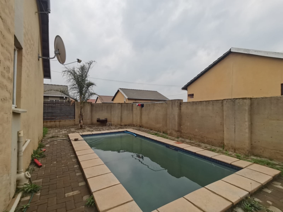 3 Bedroom Property for Sale in Savanna City Gauteng