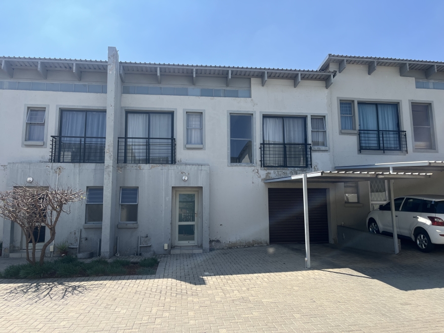 3 Bedroom Property for Sale in Albertsdal Gauteng