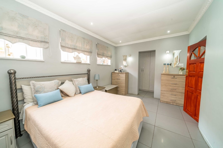 4 Bedroom Property for Sale in Parkdene Gauteng