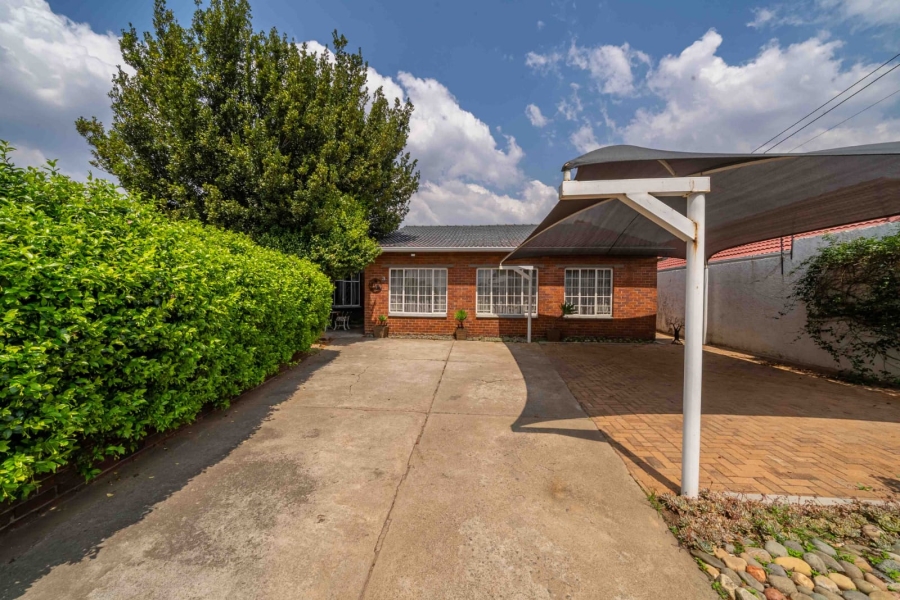 4 Bedroom Property for Sale in Parkdene Gauteng