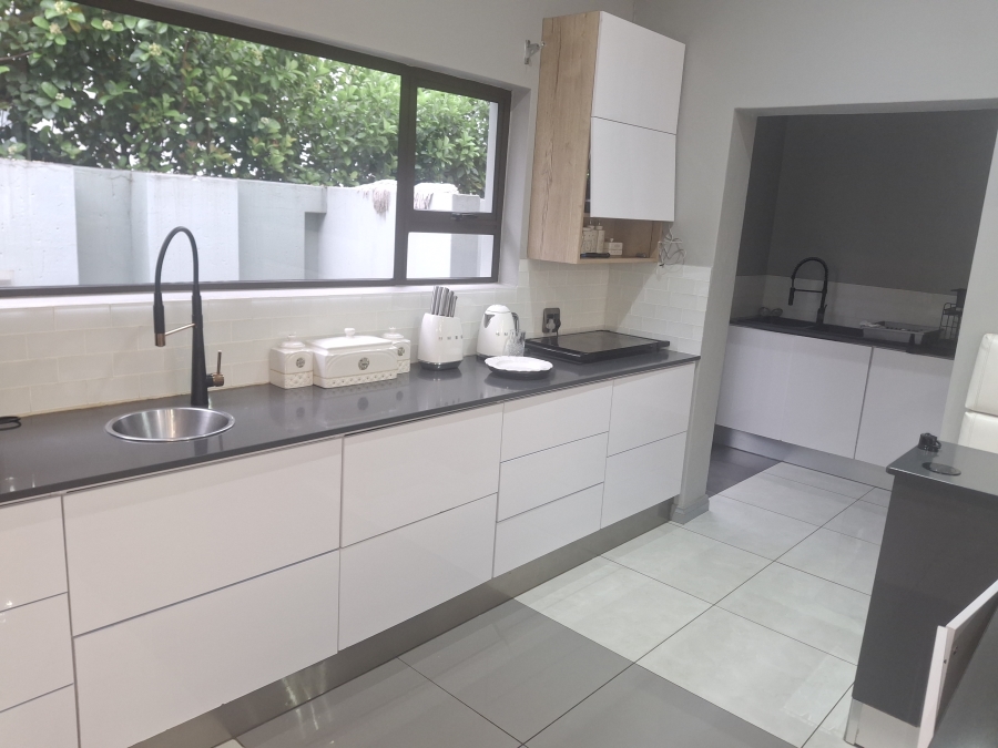 4 Bedroom Property for Sale in Aquavista Mountain Estate Gauteng