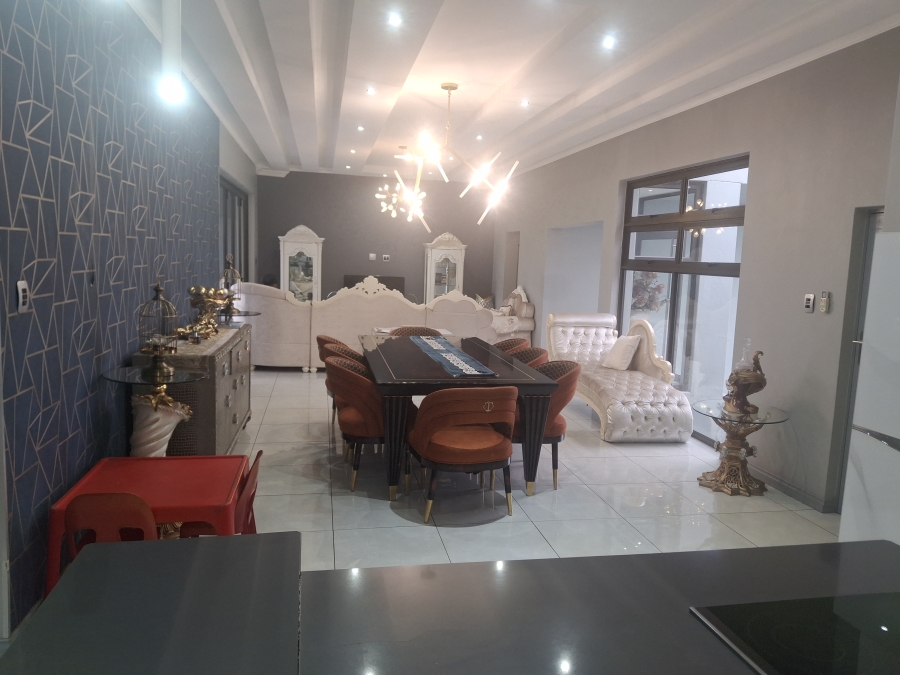 4 Bedroom Property for Sale in Aquavista Mountain Estate Gauteng