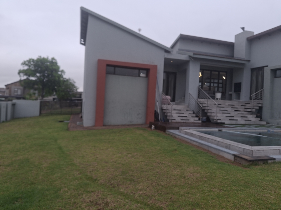 4 Bedroom Property for Sale in Aquavista Mountain Estate Gauteng