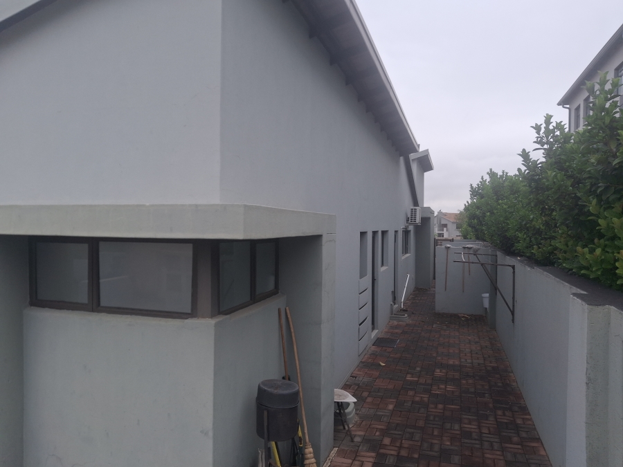 4 Bedroom Property for Sale in Aquavista Mountain Estate Gauteng