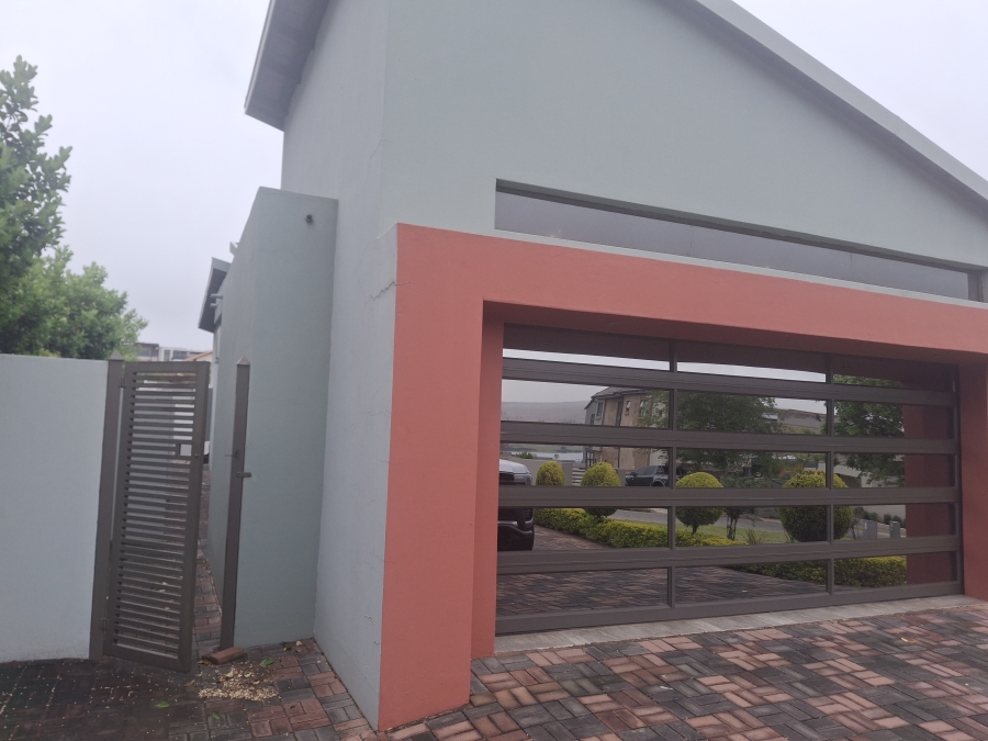 4 Bedroom Property for Sale in Aquavista Mountain Estate Gauteng