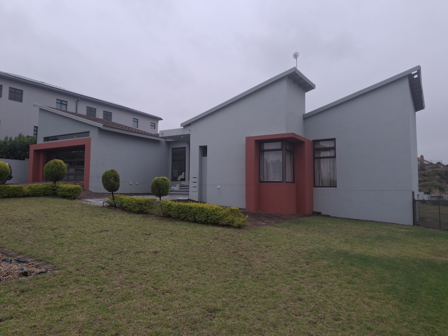 4 Bedroom Property for Sale in Aquavista Mountain Estate Gauteng