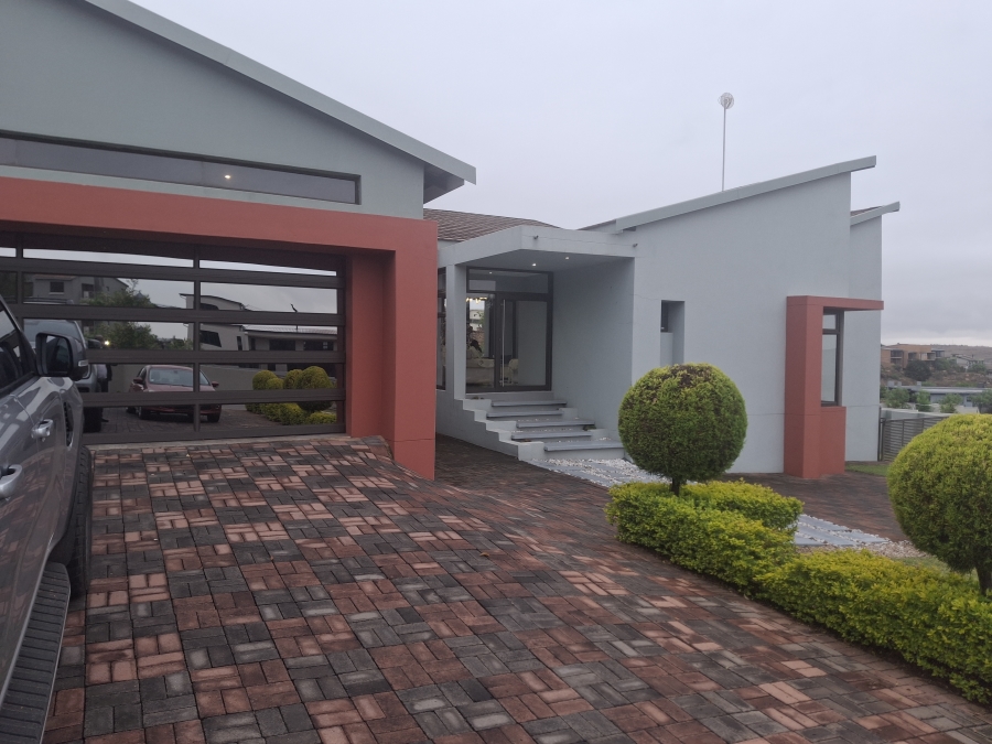 4 Bedroom Property for Sale in Aquavista Mountain Estate Gauteng