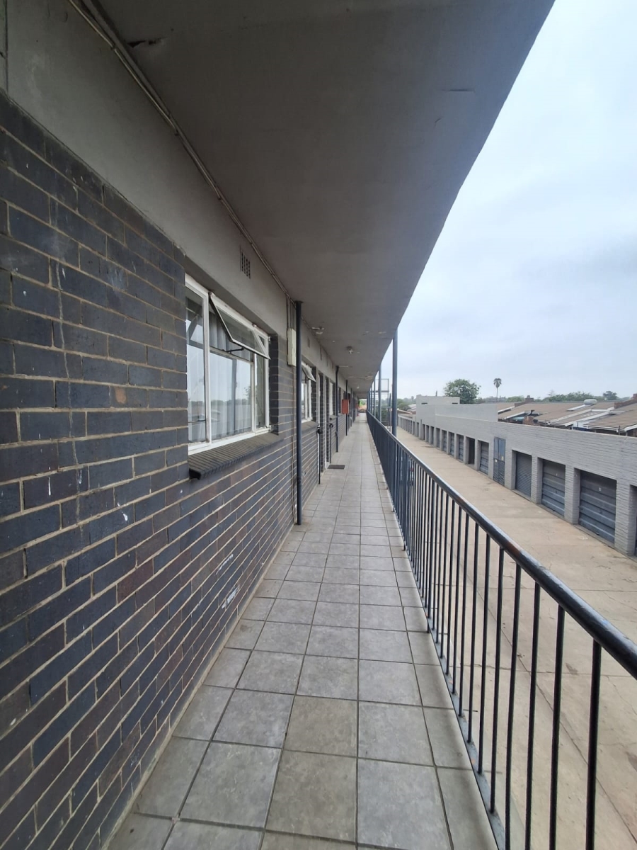 2 Bedroom Property for Sale in Three Rivers Gauteng