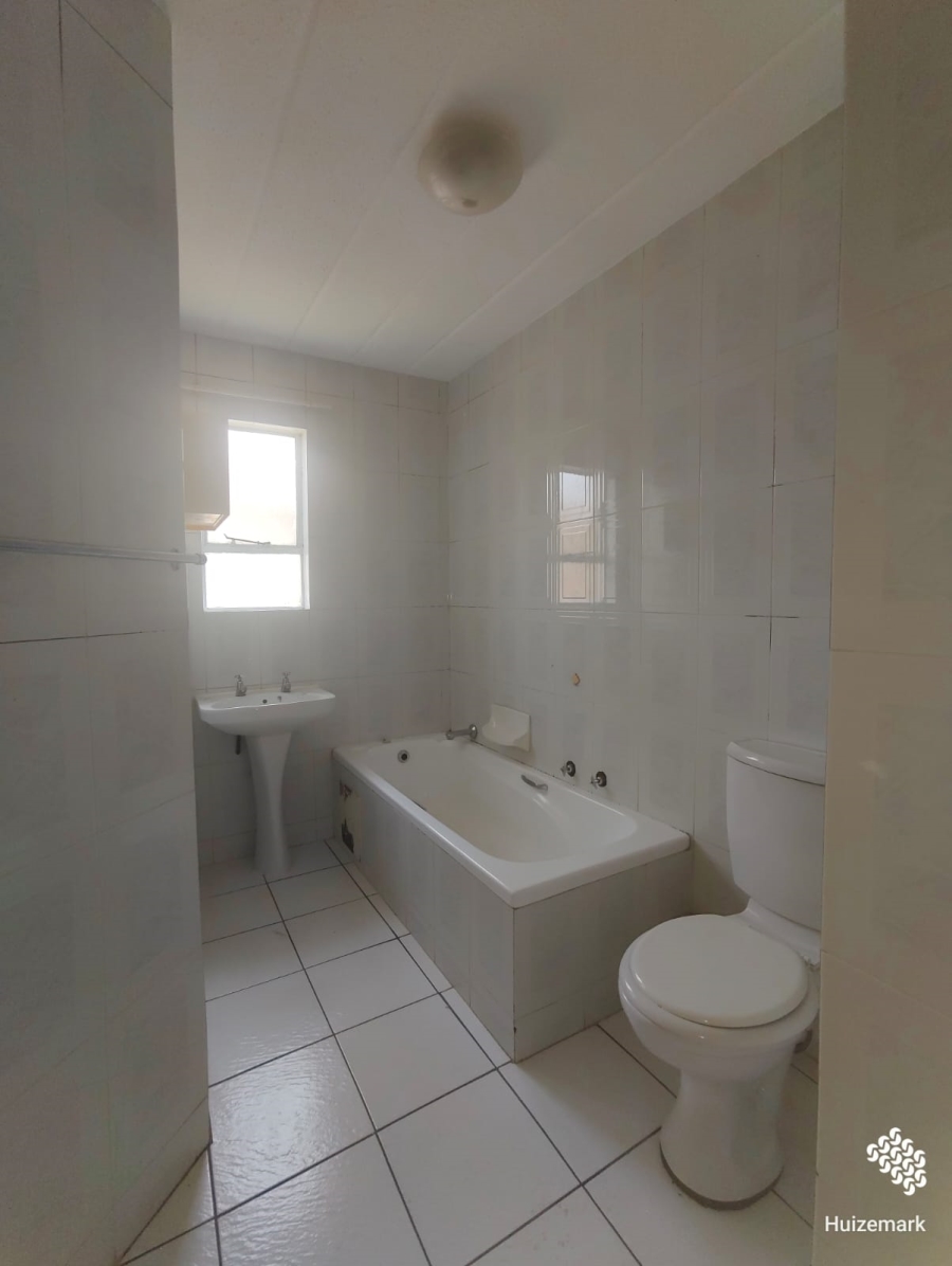 3 Bedroom Property for Sale in Vanderbijlpark SW 5 Gauteng