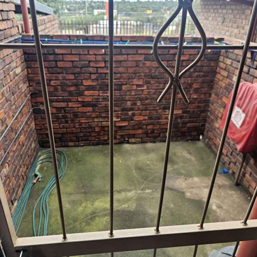 2 Bedroom Property for Sale in Birchleigh Gauteng