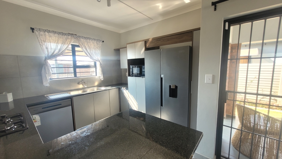 4 Bedroom Property for Sale in Protea Glen Gauteng