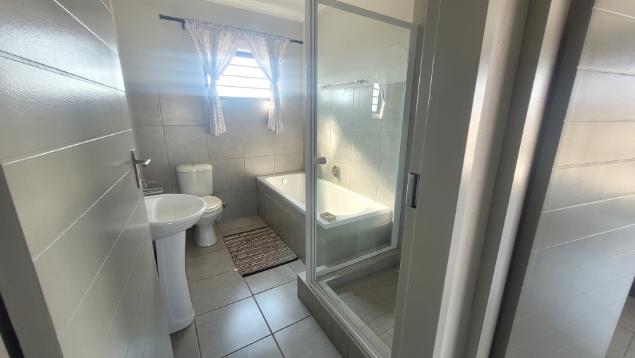 4 Bedroom Property for Sale in Protea Glen Gauteng