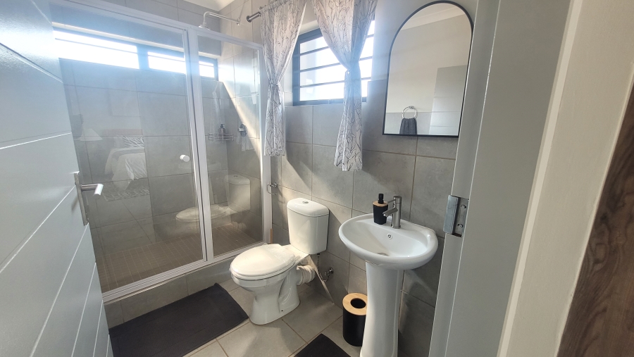 4 Bedroom Property for Sale in Protea Glen Gauteng