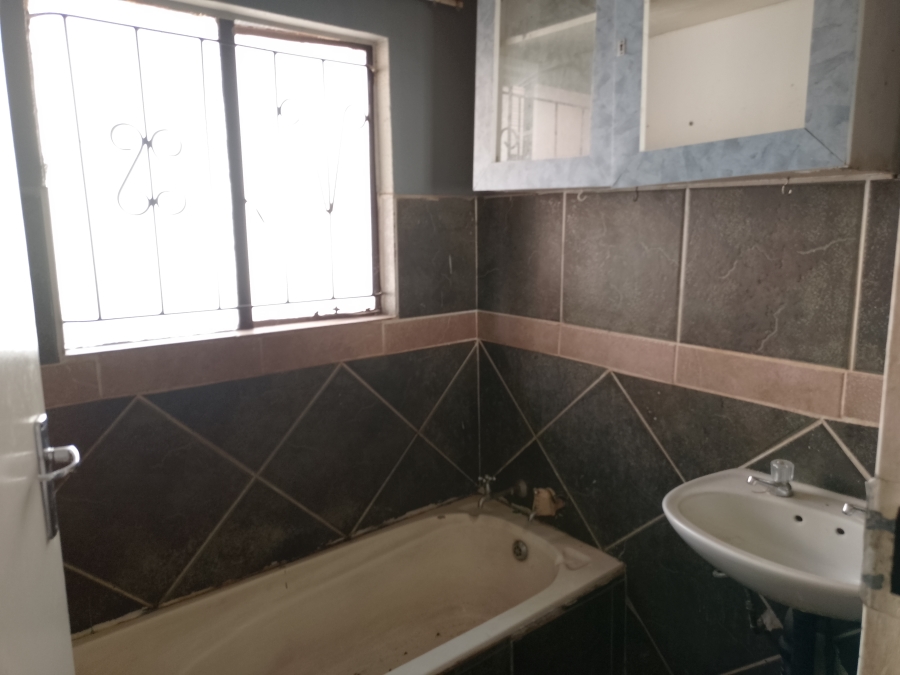 2 Bedroom Property for Sale in Mahube Valley Gauteng