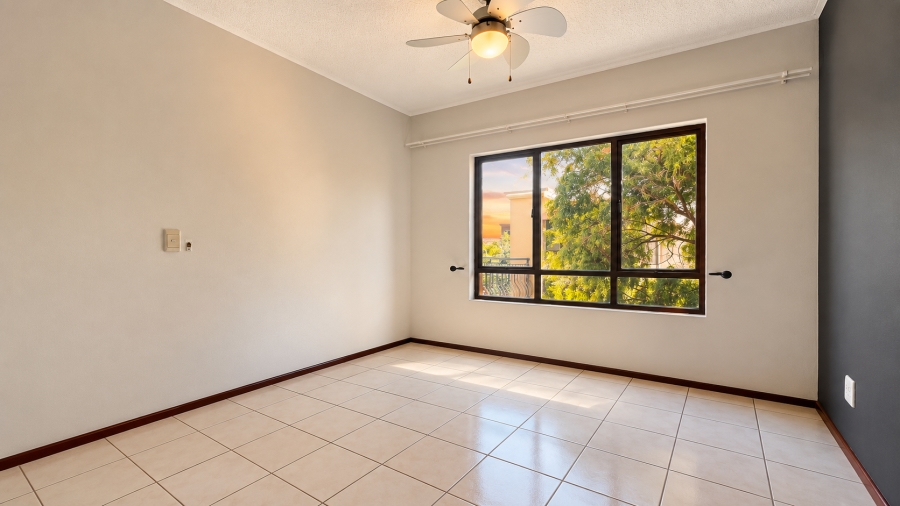 1 Bedroom Property for Sale in Pineslopes Gauteng