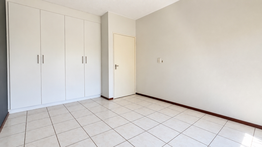 1 Bedroom Property for Sale in Pineslopes Gauteng