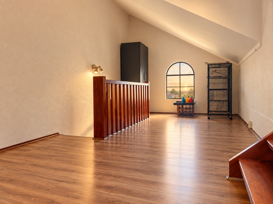 1 Bedroom Property for Sale in Pineslopes Gauteng