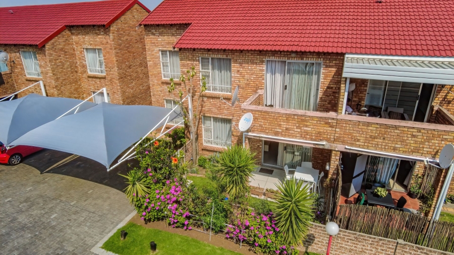 To Let 2 Bedroom Property for Rent in Liefde en Vrede Gauteng
