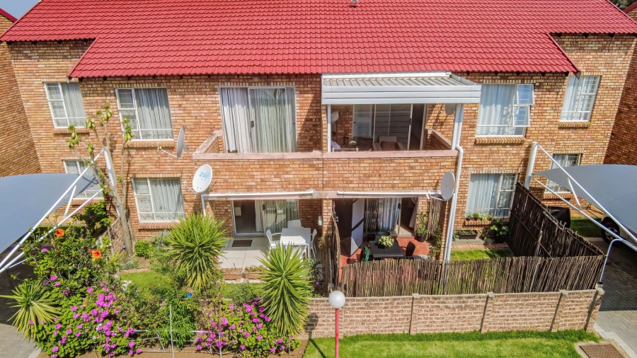 To Let 2 Bedroom Property for Rent in Liefde en Vrede Gauteng